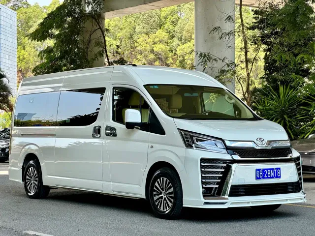 Toyota HIACE — Фото автомобиля 3