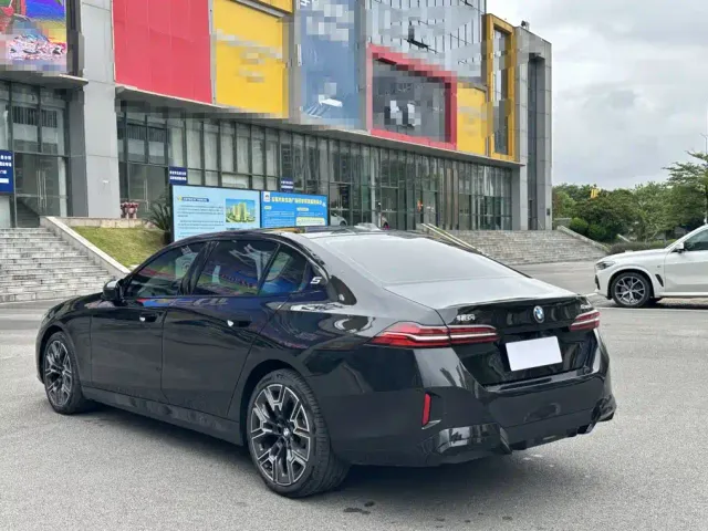 BMW 5 Series — Фото автомобиля 2