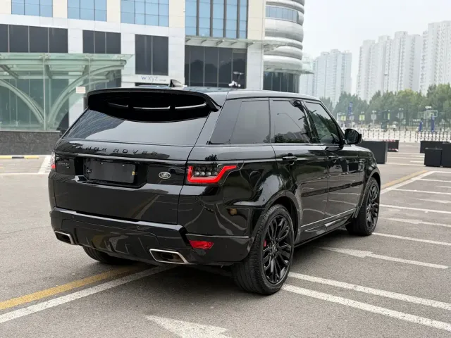 Land Rover Range Rover Sport — Фото автомобиля 6