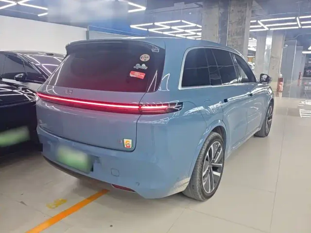 Li Auto L8 — Фото автомобиля 6