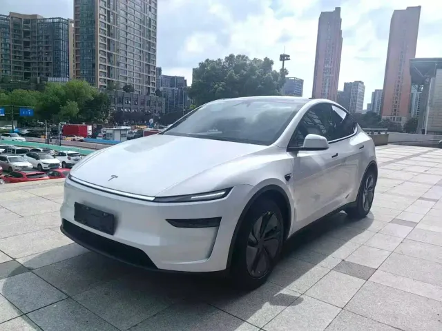 Фотография автомобиля — Tesla Model Y
