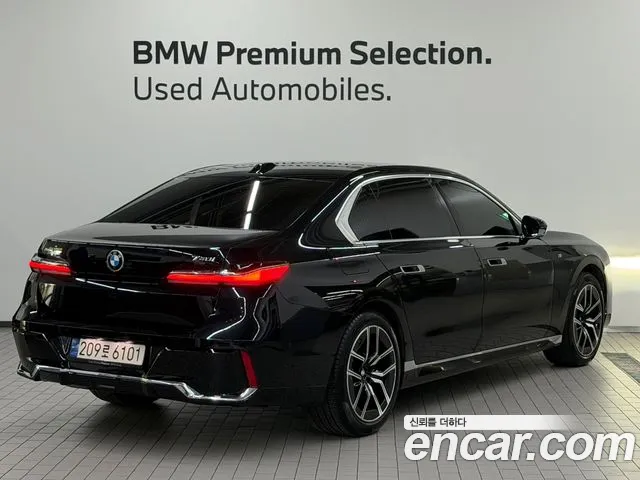 BMW 7 Series G70 — Фото автомобиля 2