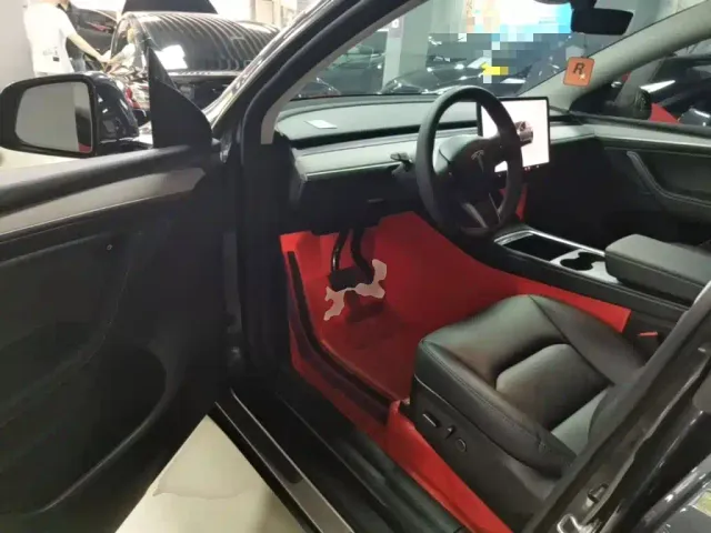 Tesla Model Y — Фото автомобиля 15
