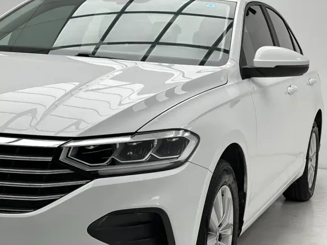 Volkswagen Lavida — Фото автомобиля 4