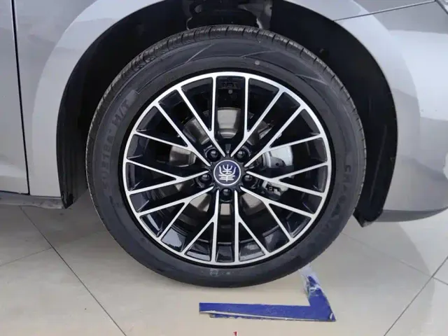 BYD Qin L 2024 DM-i 120KM Excellence Model — Фото автомобиля 6