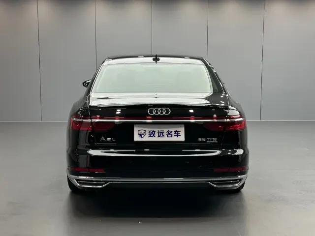 Audi A8 — Фото автомобиля 5