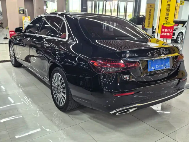 Mercedes-Benz E-Class — Фото автомобиля 13