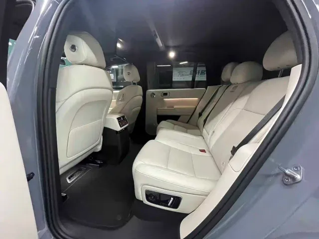 Li Auto L7 — Фото автомобиля 9