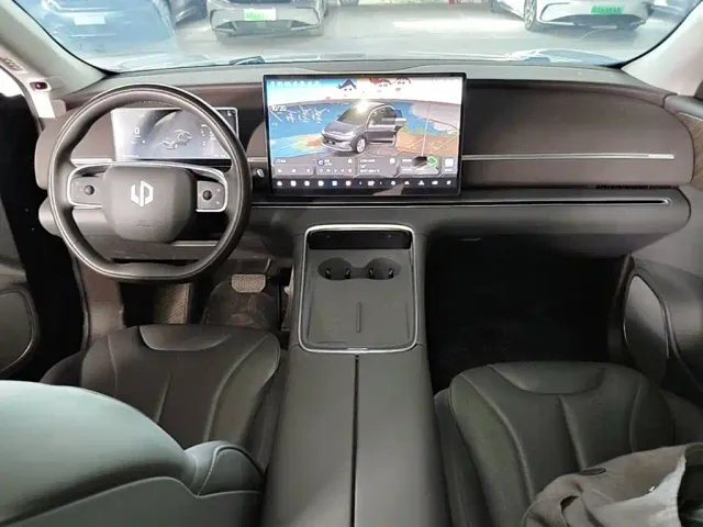 Leapmotor C11 — Фото автомобиля 9