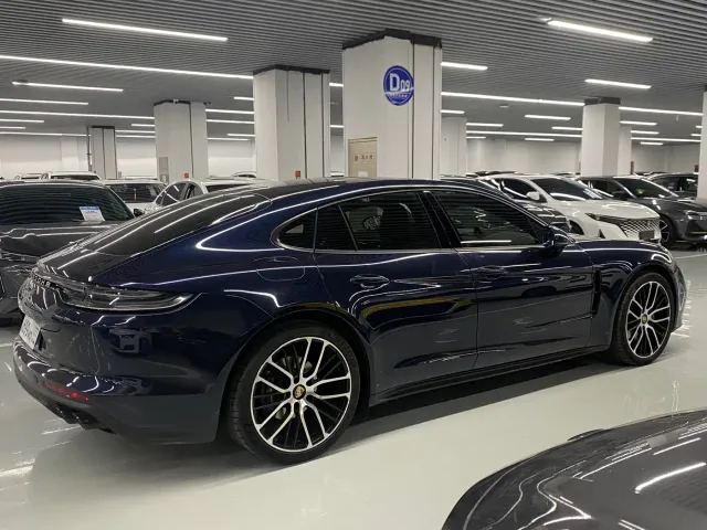 Porsche Panamera — Фото автомобиля 15
