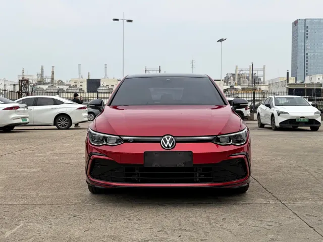 Volkswagen Golf — Фото автомобиля 3