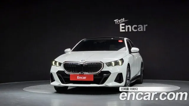 BMW 5-Series — Фото автомобиля 2