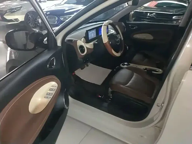 Wuling Bingo — Фото автомобиля 15