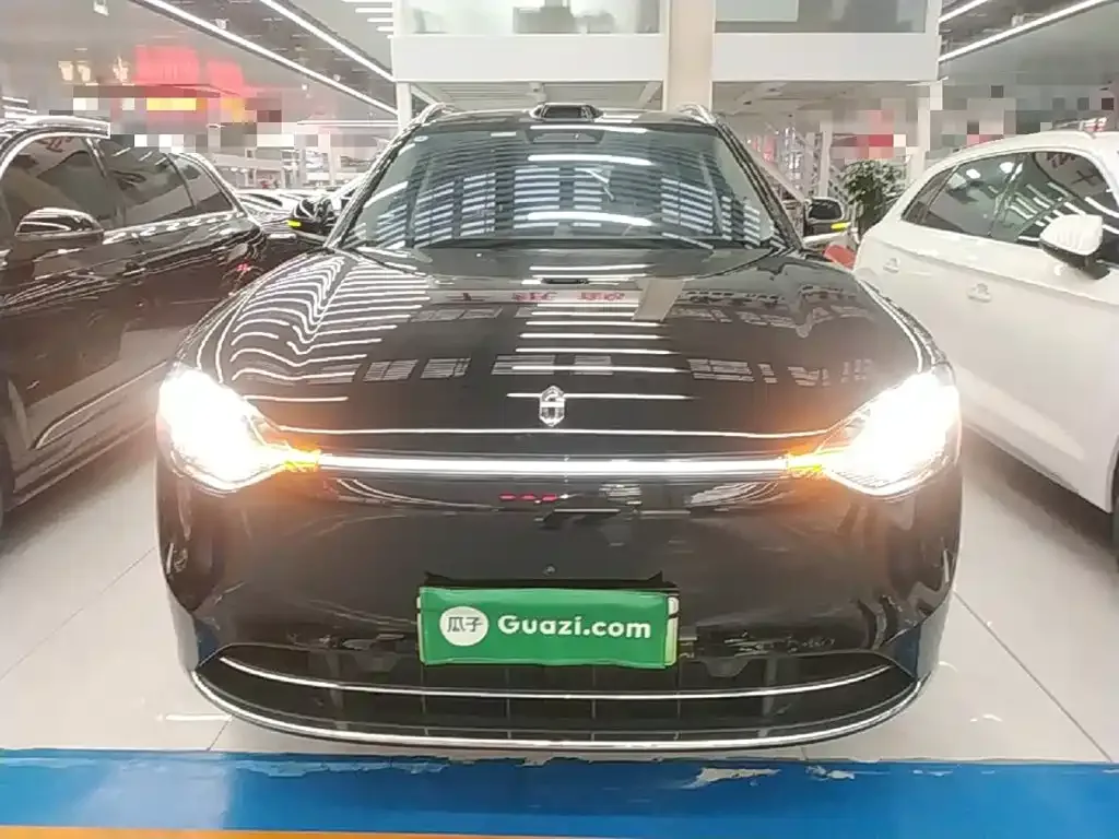 AITO Wenjie AITO M9 2025 Extended Range Ultra 52kWh 5-Seater — Фото автомобиля 2