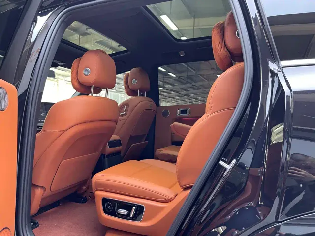 Li Auto L9 — Фото автомобиля 11
