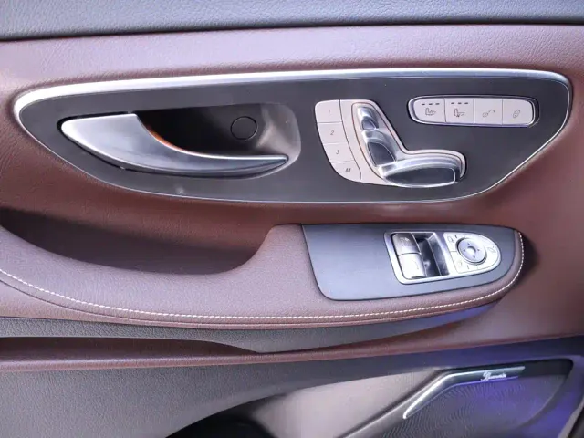 Mercedes-Benz V-Class — Фото автомобиля 17