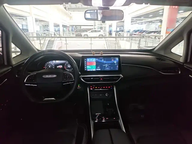 Maxus G50 — Фото автомобиля 9