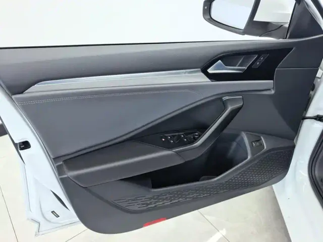 Volkswagen Sagitar — Фото автомобиля 7
