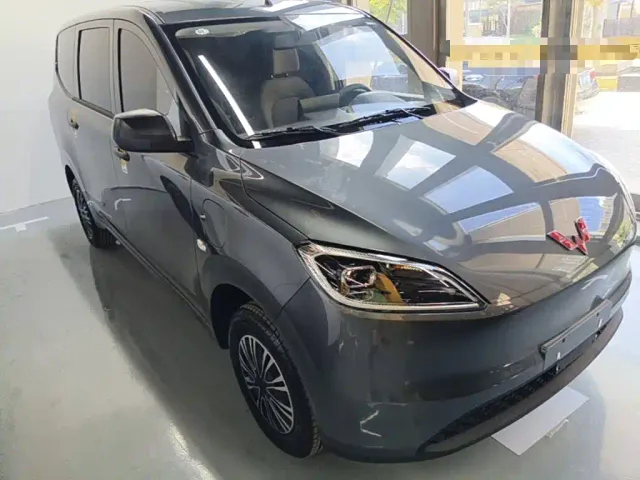 Wuling Hongguang — Фото автомобиля 3