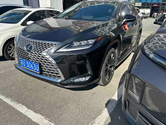 Фотография автомобиля — Lexus RX