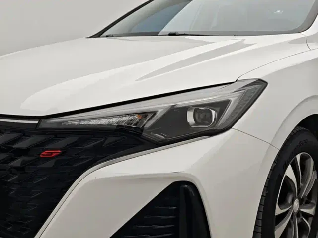 Changan Eado — Фото автомобиля 14