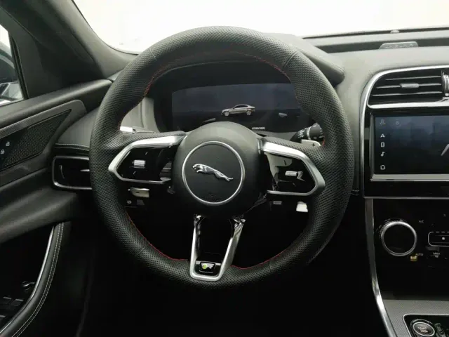 Jaguar XEL — Фото автомобиля 11