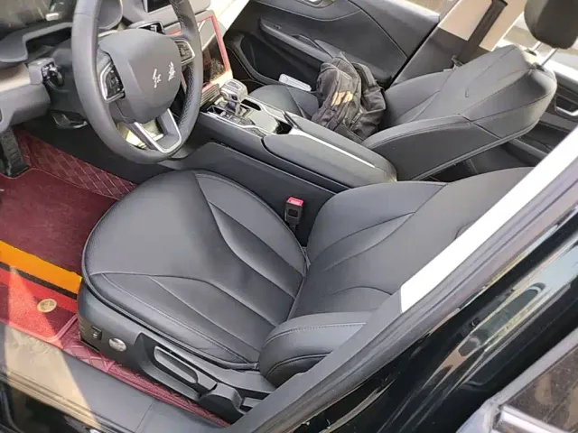 Hongqi E-QM5 — Фото автомобиля 14