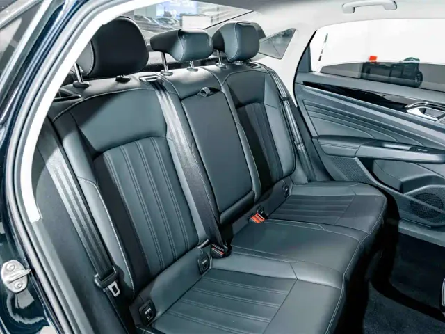 Volkswagen Passat — Фото автомобиля 21