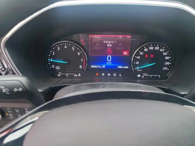 Ford Escape — Фото автомобиля 14