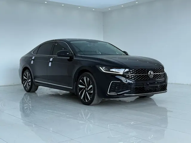 Volkswagen Passat — Фото автомобиля 2