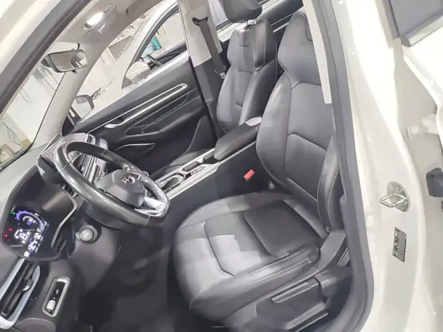 Geely Emgrand — Фото автомобиля 14