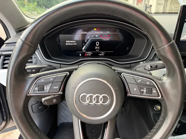 Audi A4L — Фото автомобиля 14