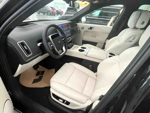 Li Auto L8 — Фото автомобиля 3