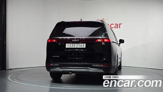 Kia Carnival Generation 4 — Фото автомобиля 4