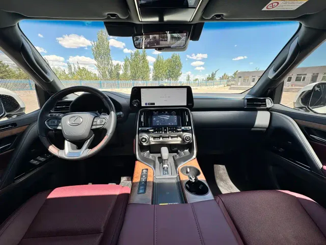 Lexus LX — Фото автомобиля 13