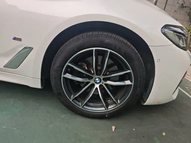 BMW 5 Series — Фото автомобиля 24