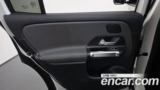 Mercedes-Benz EQB X243 — Фото автомобиля 14