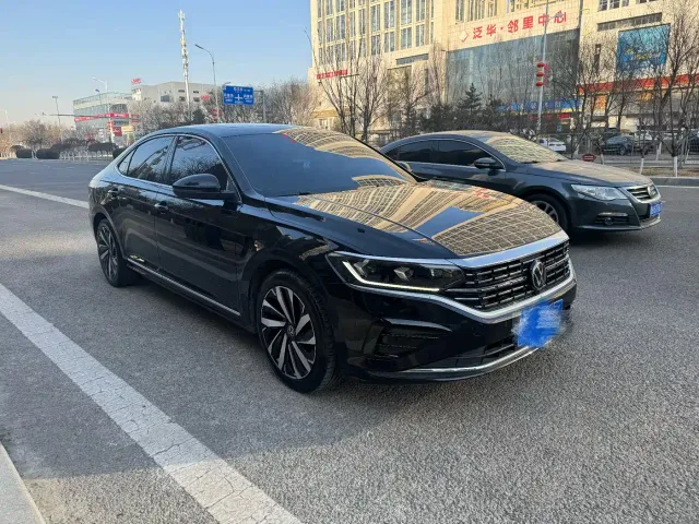 Volkswagen Passat — Фото автомобиля 2