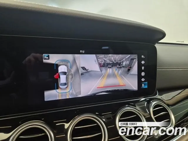 Mercedes-Benz E-Class — Фото автомобиля 15