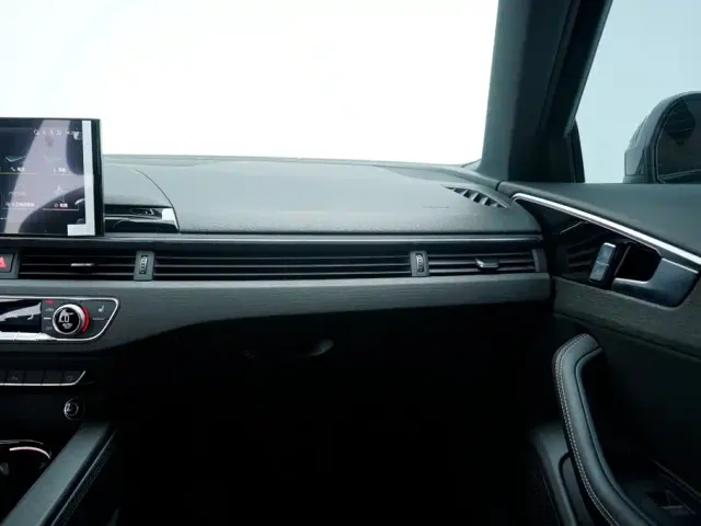 Audi A4L — Фото автомобиля 17