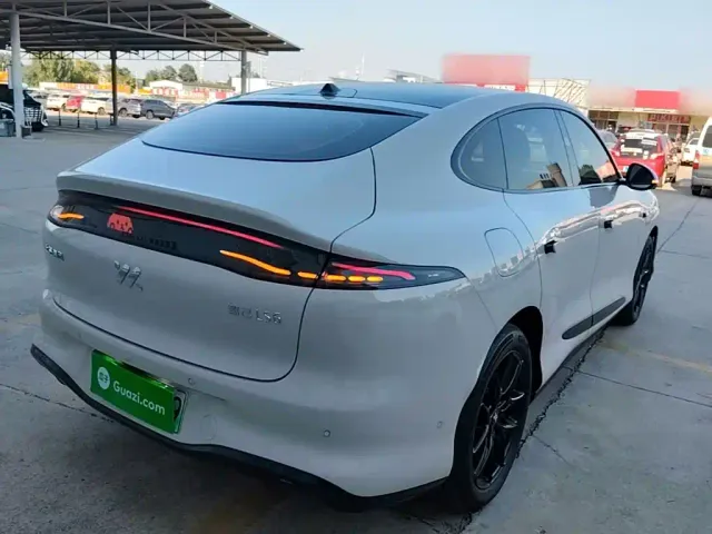 IM Motors LS6 — Фото автомобиля 6