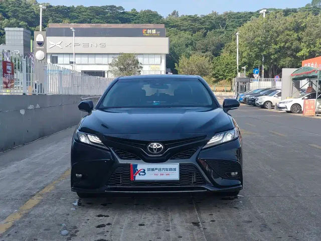 Toyota Camry — Фото автомобиля 2