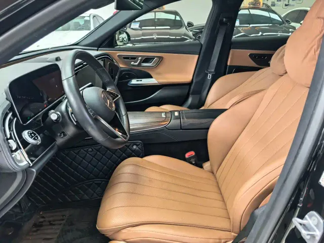 Mercedes-Benz E-Class — Фото автомобиля 10