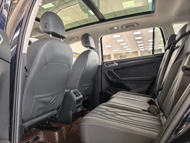 Volkswagen Tiguan L — Фото автомобиля 11