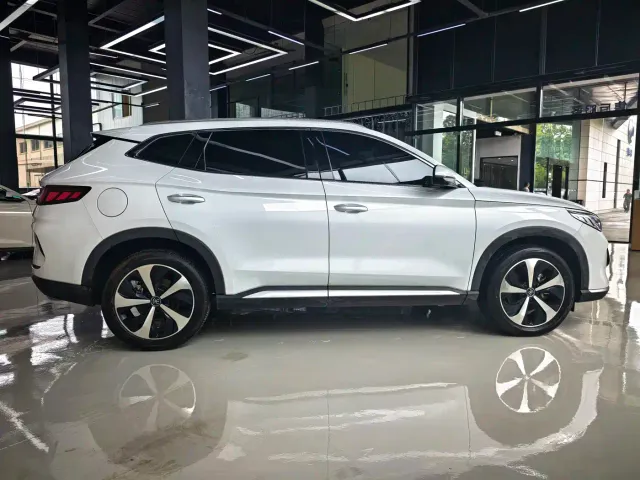 BYD Song PLUS — Фото автомобиля 16