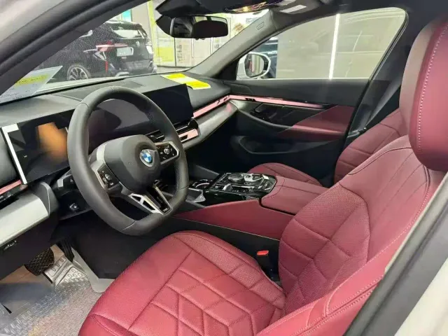 BMW 5 Series — Фото автомобиля 4