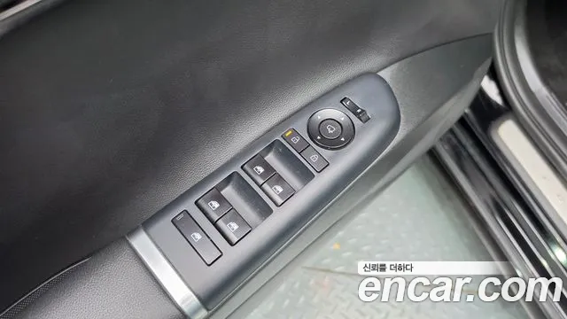 Hyundai Grandeur Grandeur (GN7) 2.5 Бензин 2WD — Фото автомобиля 20