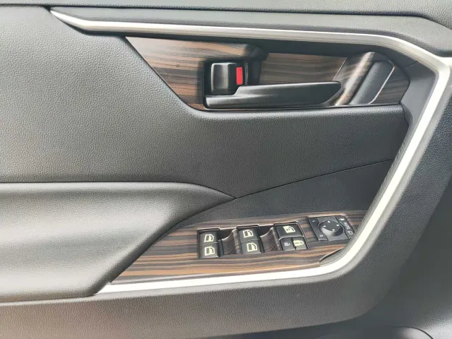 Toyota Wildlander — Фото автомобиля 6