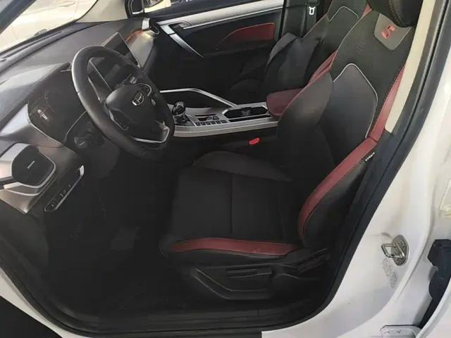 Geely Binyue — Фото автомобиля 14
