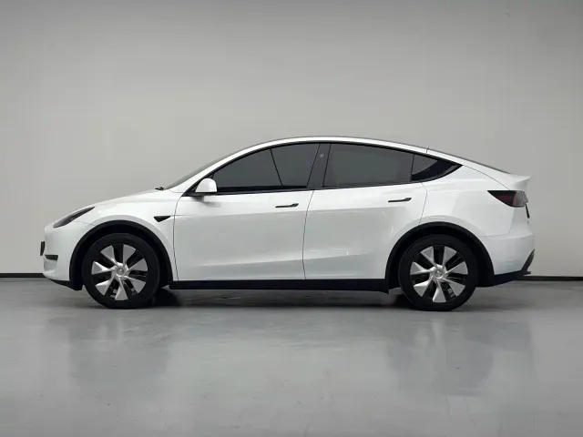 Tesla Model Y — Фото автомобиля 7